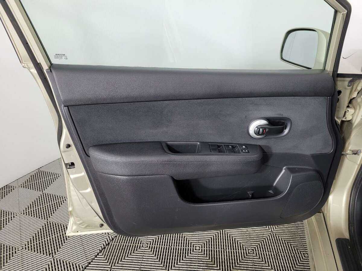 Nissan Tiida, 2013 - Фото №7