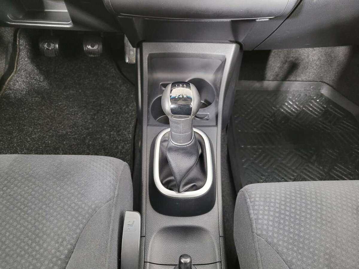 Nissan Tiida, 2013 - Фото №12