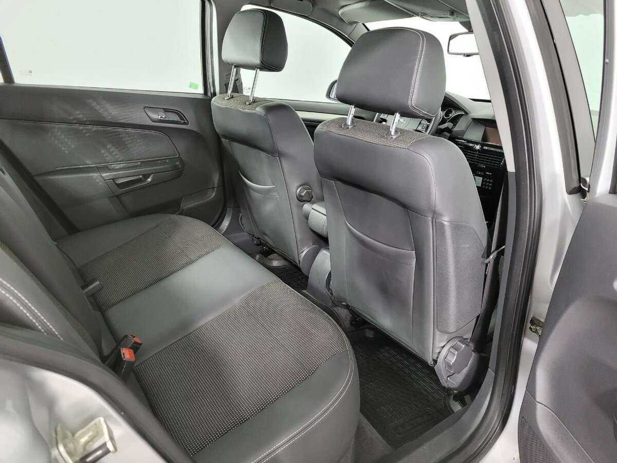 Opel Astra, 2012 - Фото №16