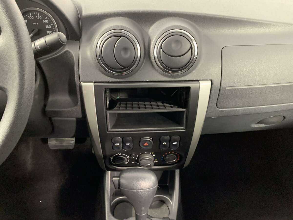 Nissan Almera, 2018 - Фото №11