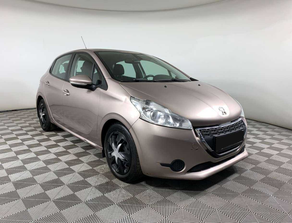 Peugeot 208, 2013 - Фото №2