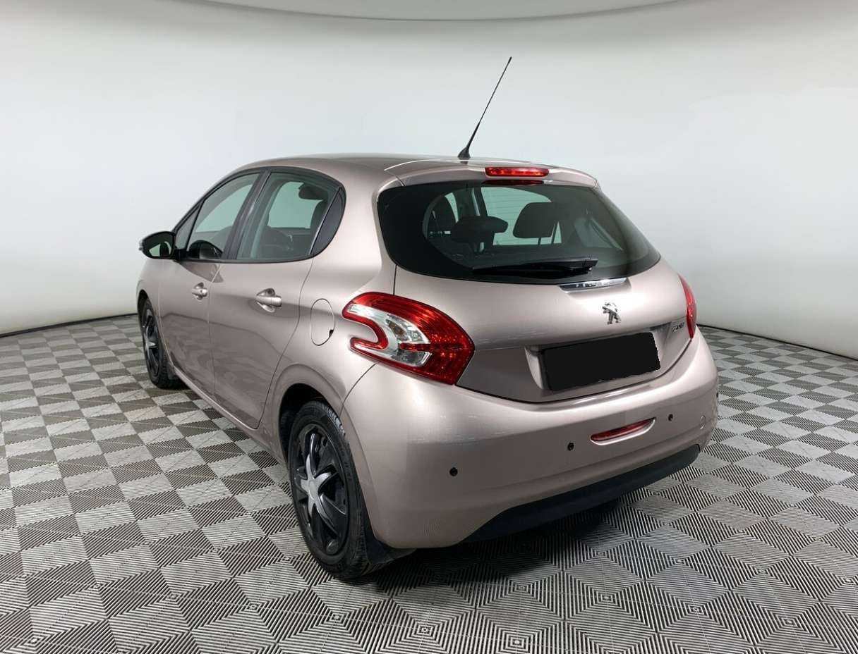 Peugeot 208, 2013 - Фото №6