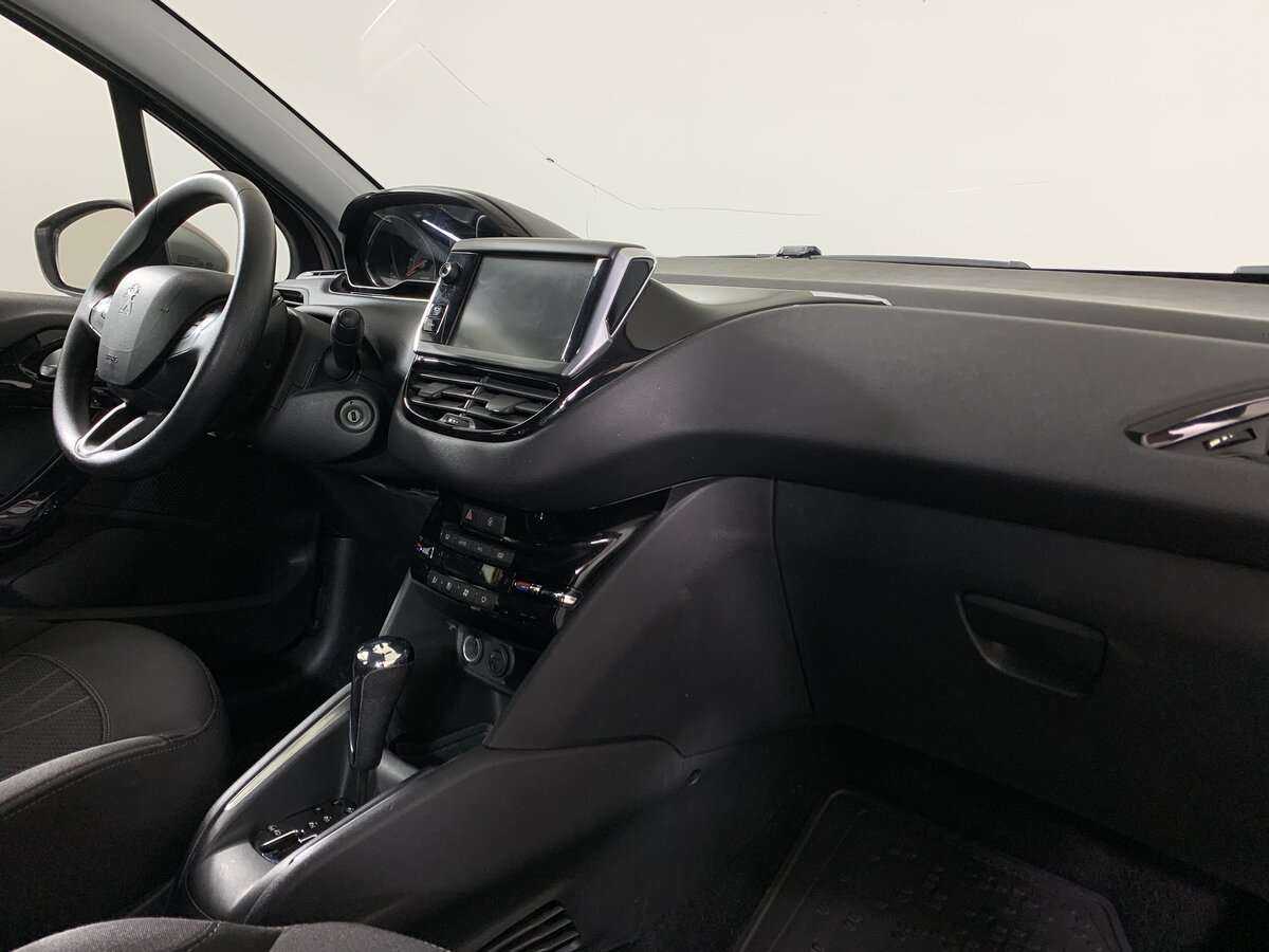 Peugeot 208, 2013 - Фото №10