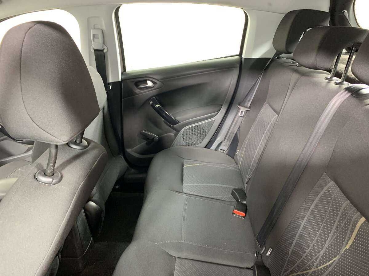 Peugeot 208, 2013 - Фото №15