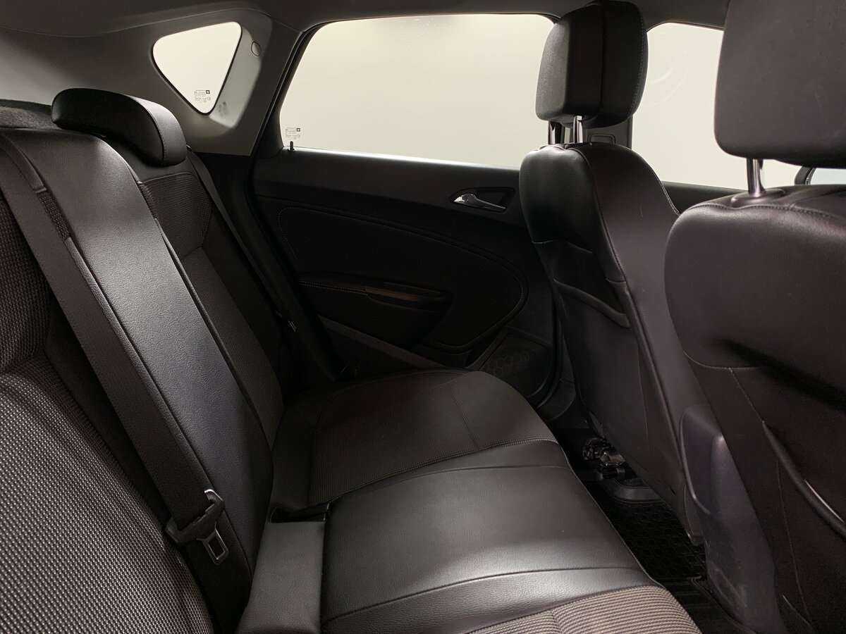 Opel Astra, 2012 - Фото №14