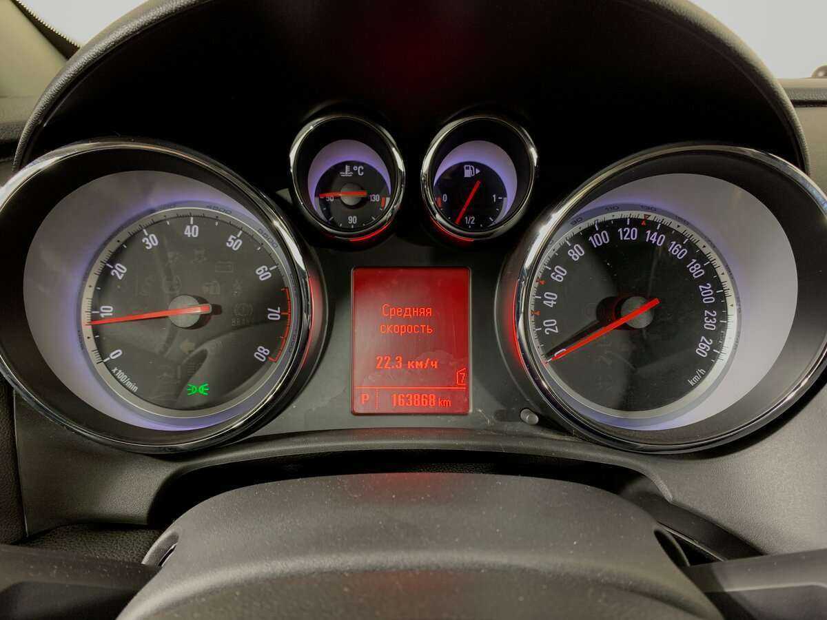 Opel Astra GTC, 2012 - Фото №9