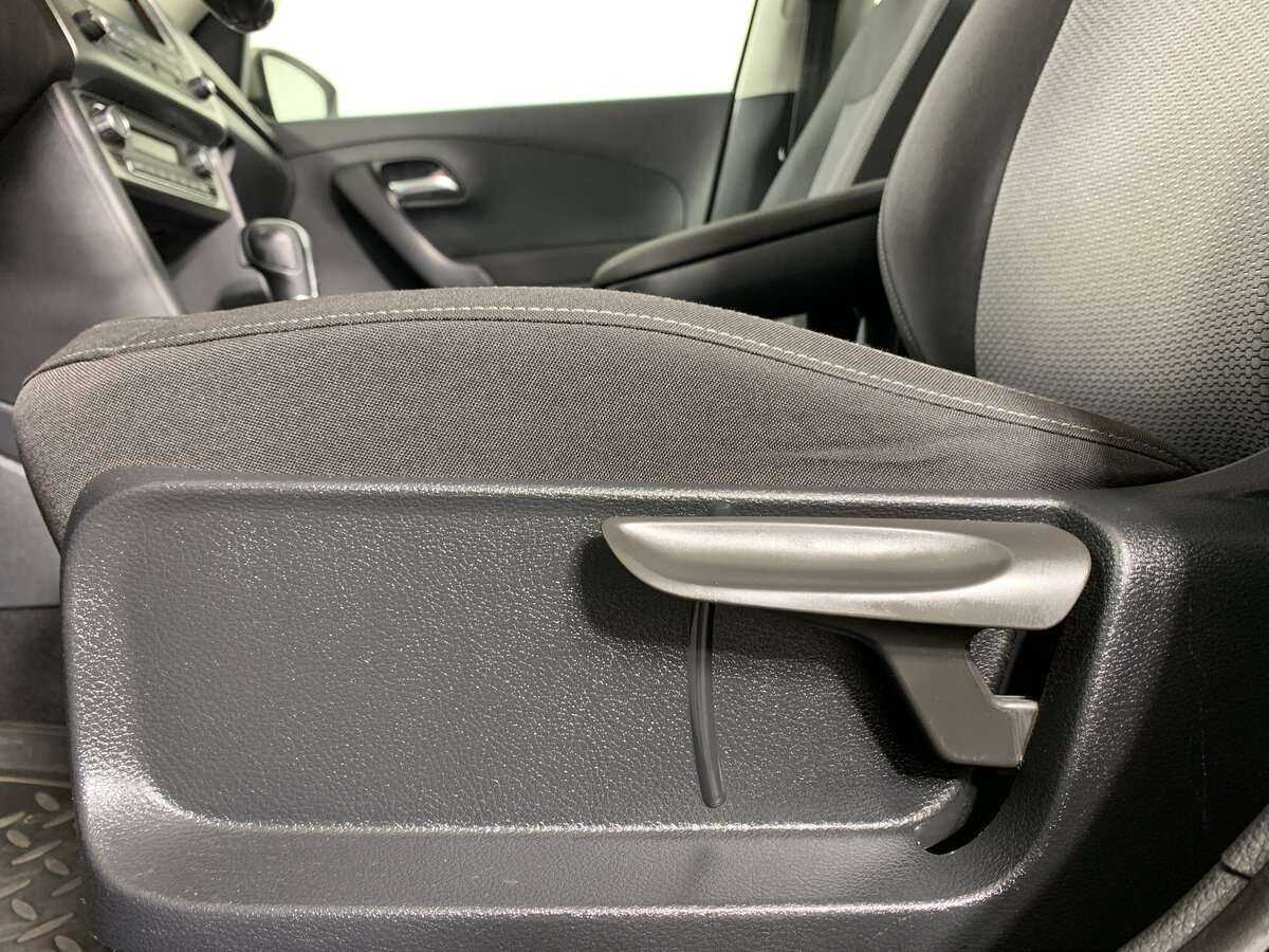 Volkswagen Polo, 2015 - Фото №13