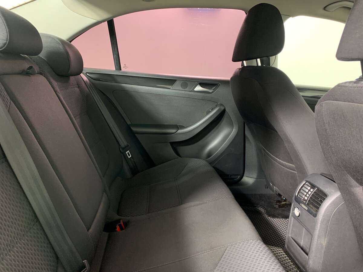 Volkswagen Jetta, 2012 - Фото №14