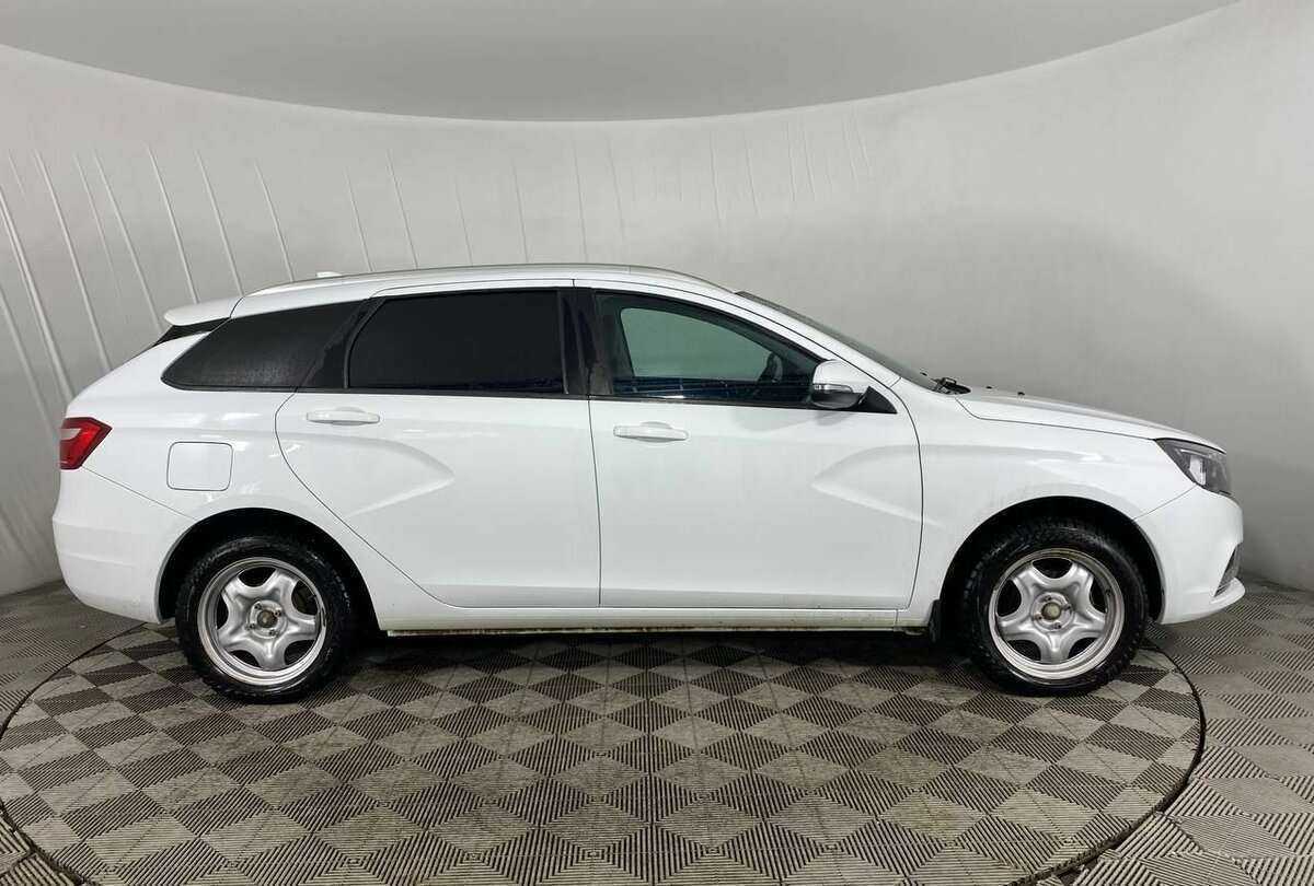 Lada (ВАЗ) Vesta SW, 2019 - Фото №3