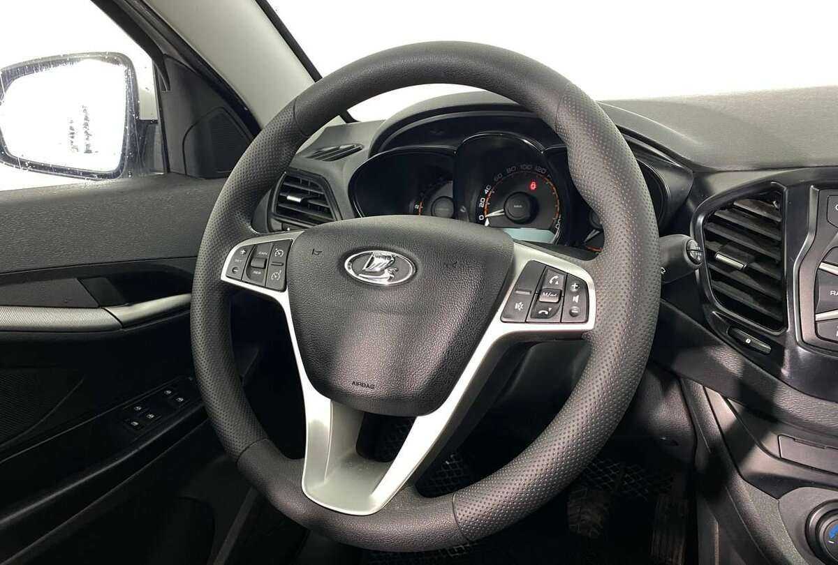 Lada (ВАЗ) Vesta SW, 2019 - Фото №8