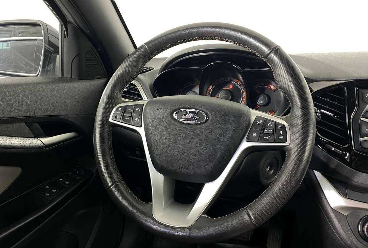 Lada (ВАЗ) Vesta SW, 2020 - Фото №8