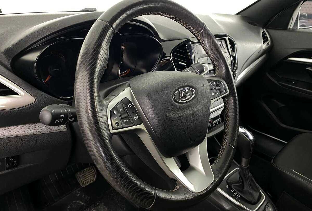 Lada (ВАЗ) Vesta SW, 2020 - Фото №12