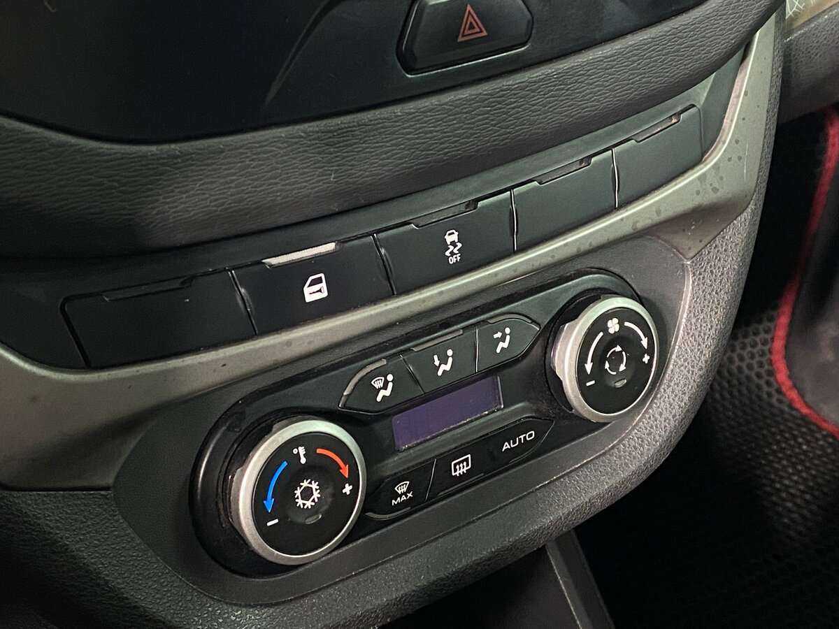 Lada (ВАЗ) Vesta, 2017 - Фото №13