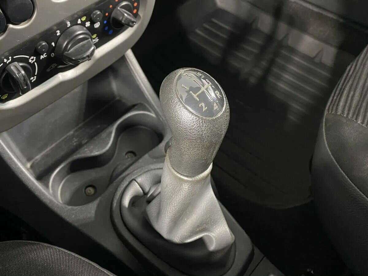 Renault Logan, 2012 - Фото №9