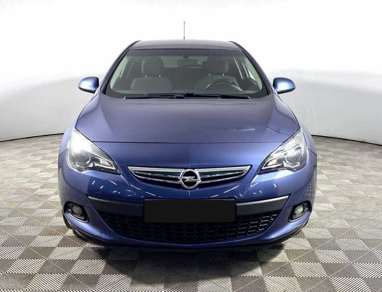 Opel Astra GTC, 2013 - Фото №1