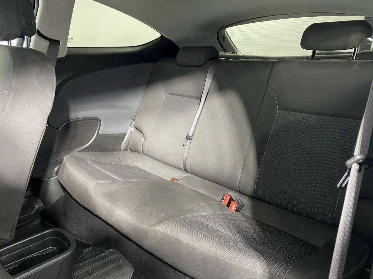 Opel Astra GTC, 2013 - Фото №9