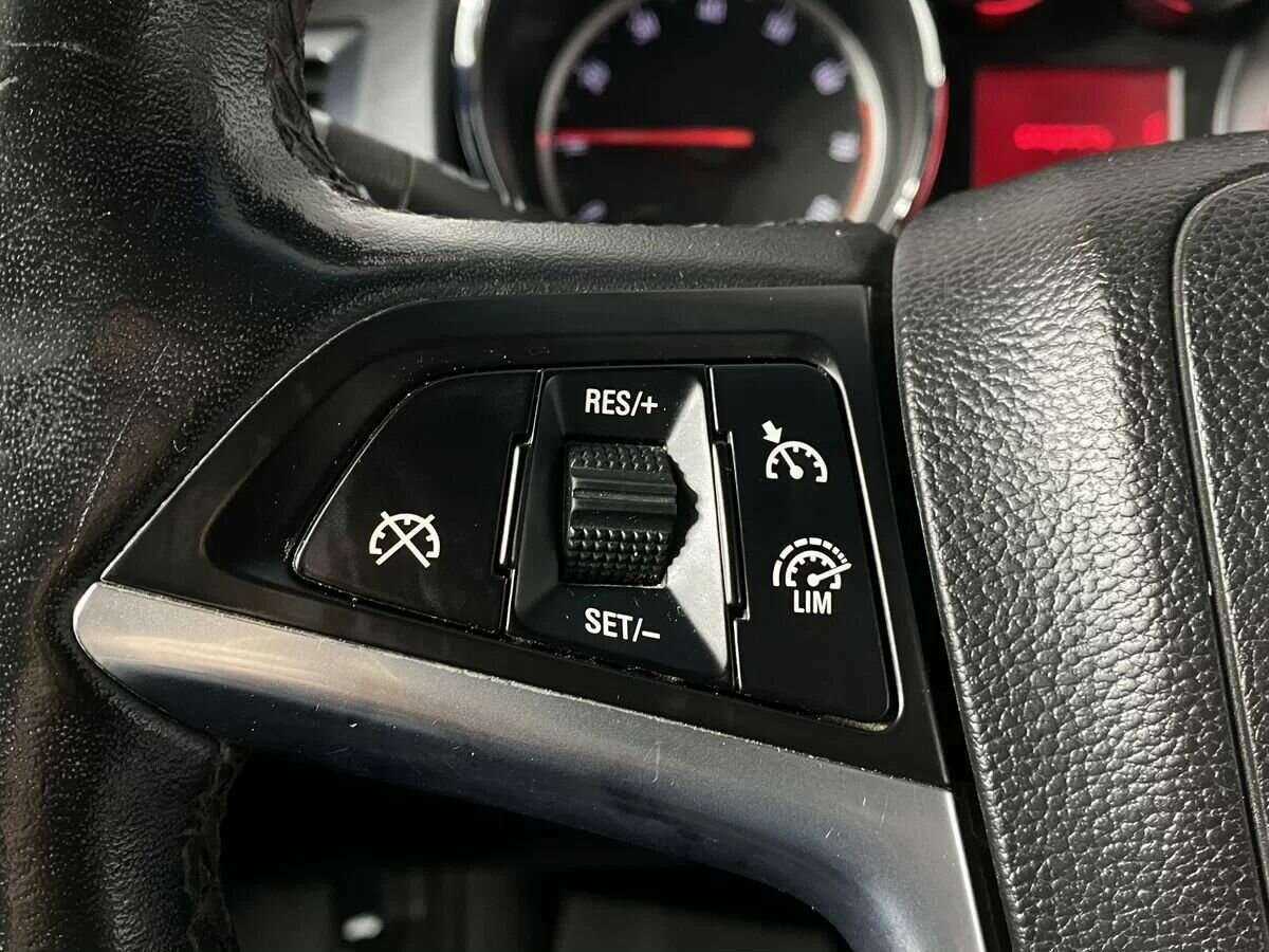 Opel Astra GTC, 2013 - Фото №12