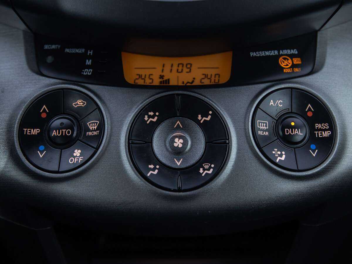 Toyota RAV4, 2012 - Фото №11