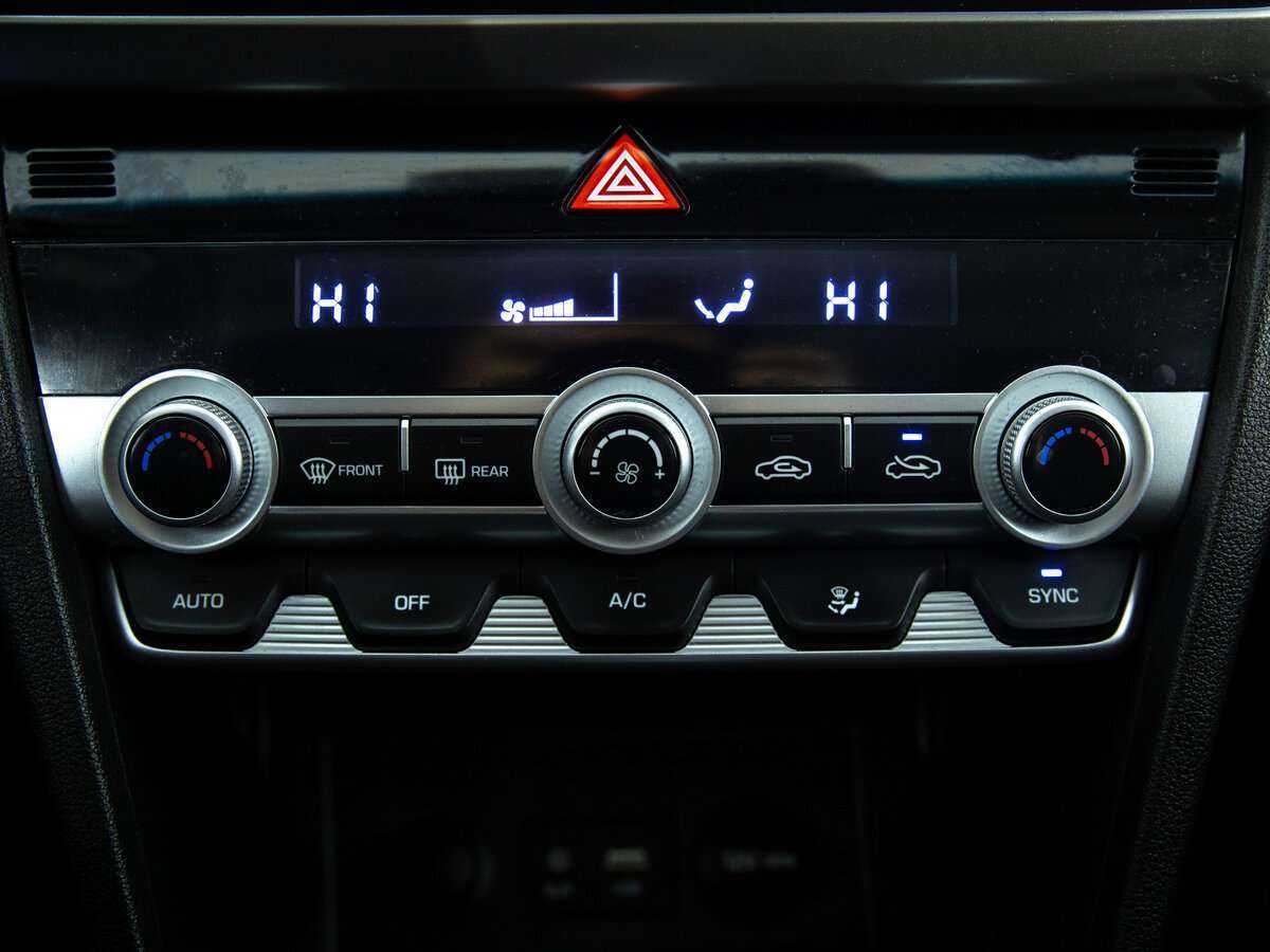 Hyundai Elantra, 2020 - Фото №14