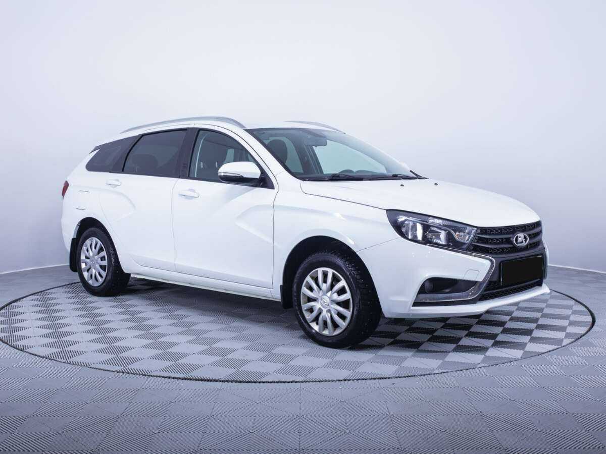 Lada (ВАЗ) Vesta SW, 2018 - Фото №2