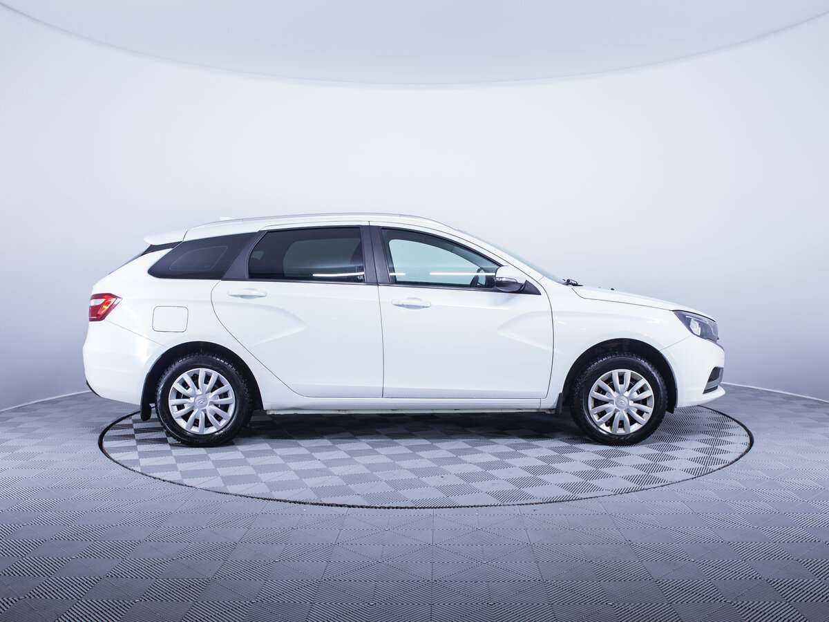 Lada (ВАЗ) Vesta SW, 2018 - Фото №3