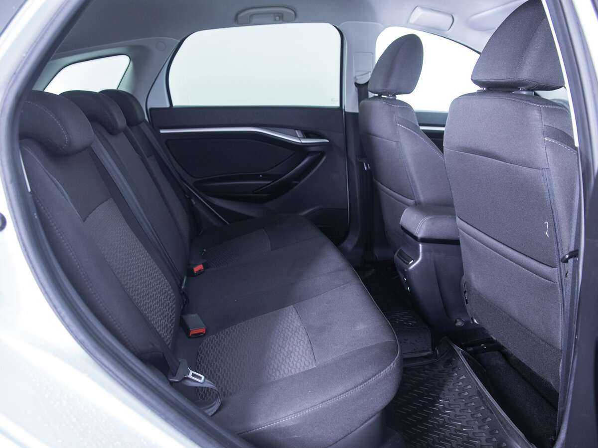 Lada (ВАЗ) Vesta SW, 2018 - Фото №9