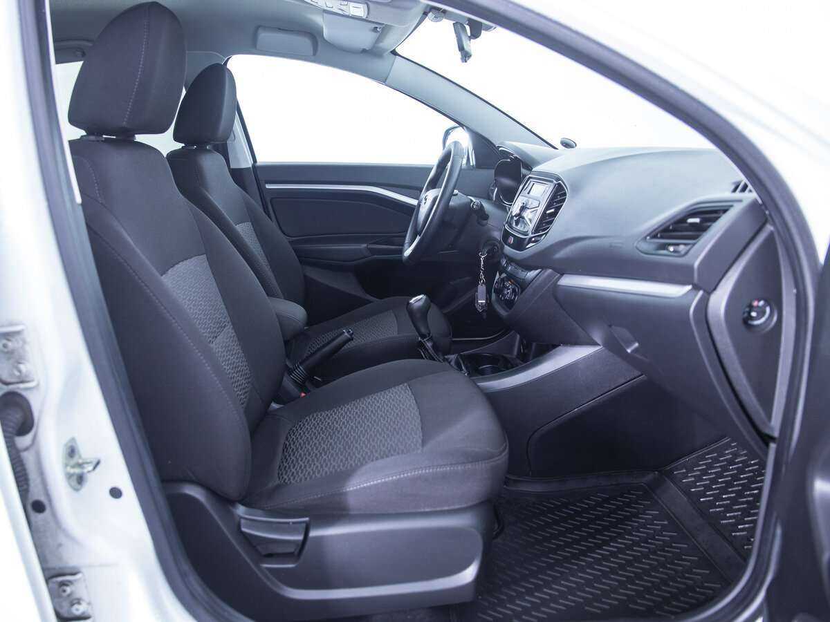 Lada (ВАЗ) Vesta SW, 2018 - Фото №10