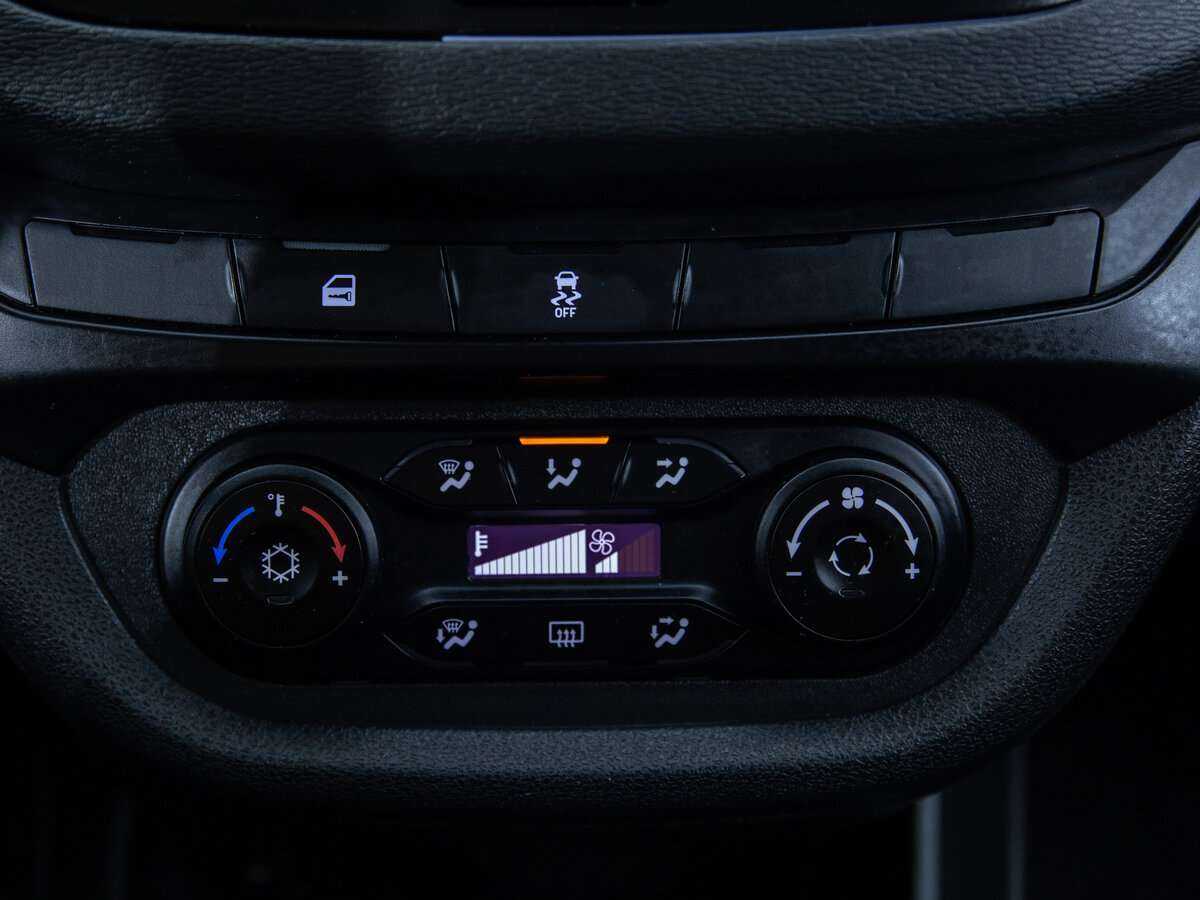 Lada (ВАЗ) Vesta SW, 2018 - Фото №16