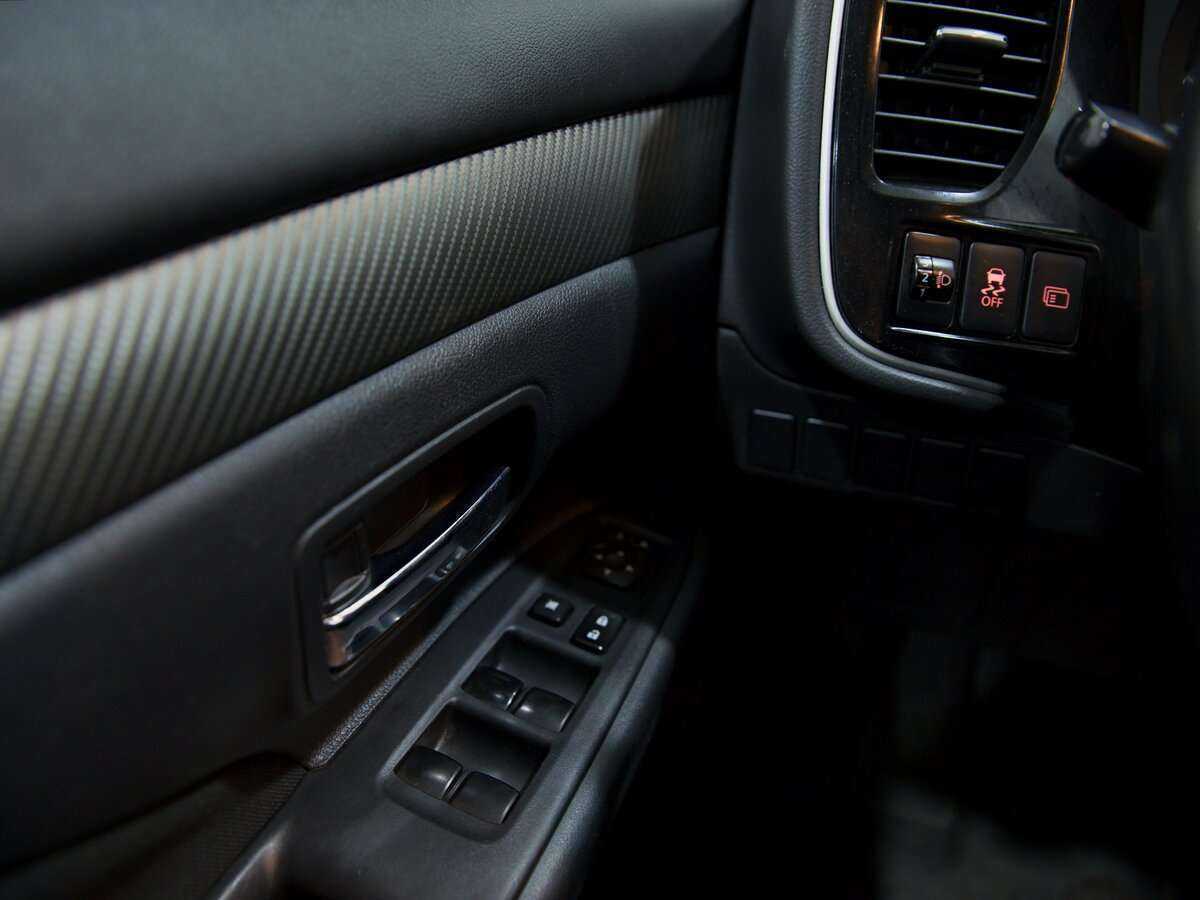 Mitsubishi Outlander, 2013 - Фото №9