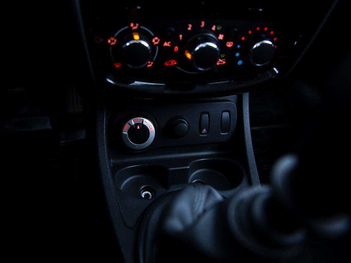 Nissan Terrano, 2015 - Фото №16