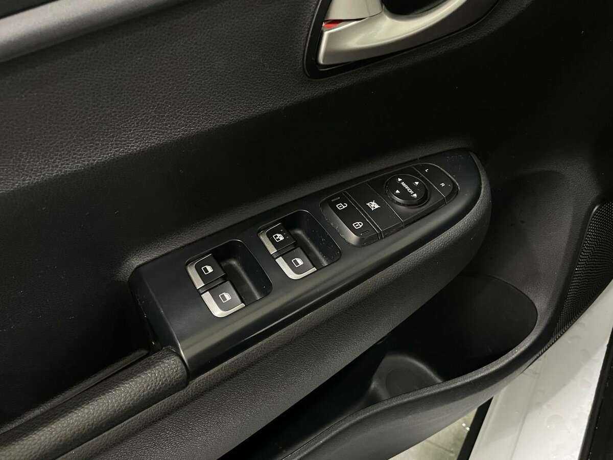 Kia Rio X-Line, 2020 - Фото №6