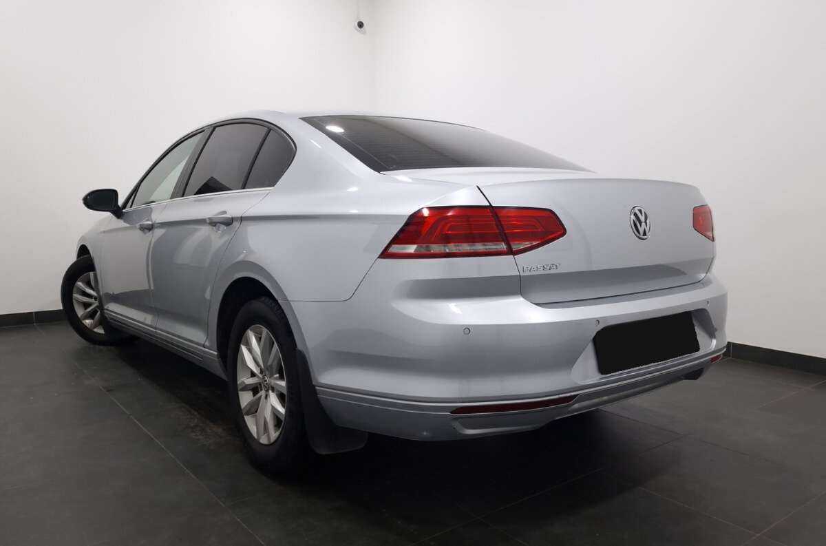 Volkswagen Passat, 2015 - Фото №2
