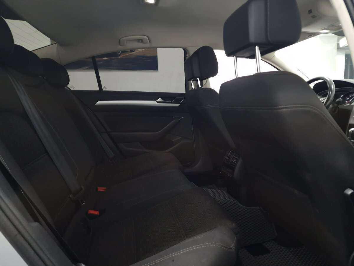 Volkswagen Passat, 2015 - Фото №16