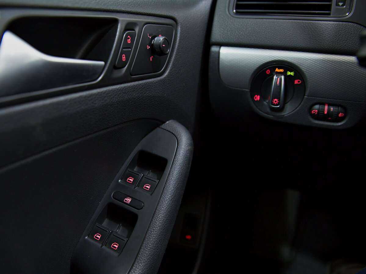 Volkswagen Jetta, 2015 - Фото №6