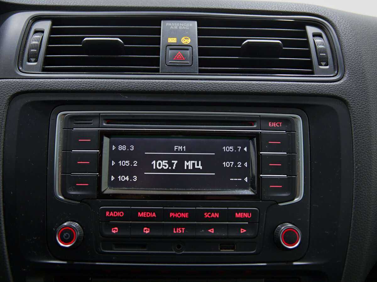 Volkswagen Jetta, 2015 - Фото №9