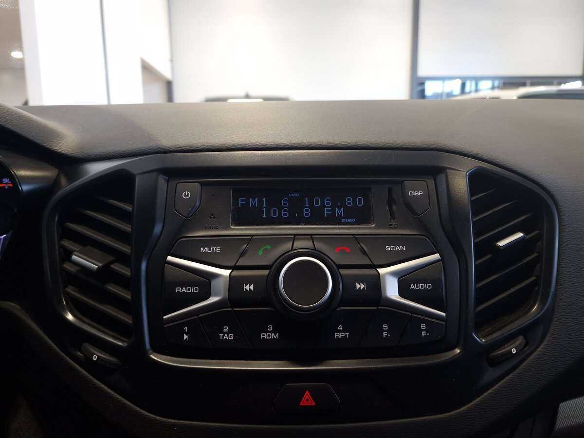 Lada (ВАЗ) Vesta SW, 2020 - Фото №6