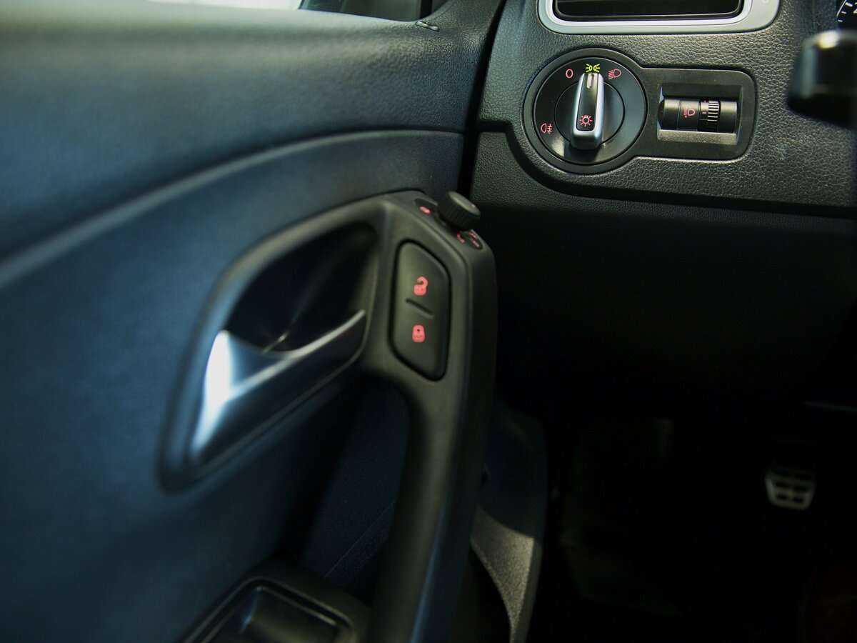 Volkswagen Polo, 2016 - Фото №8