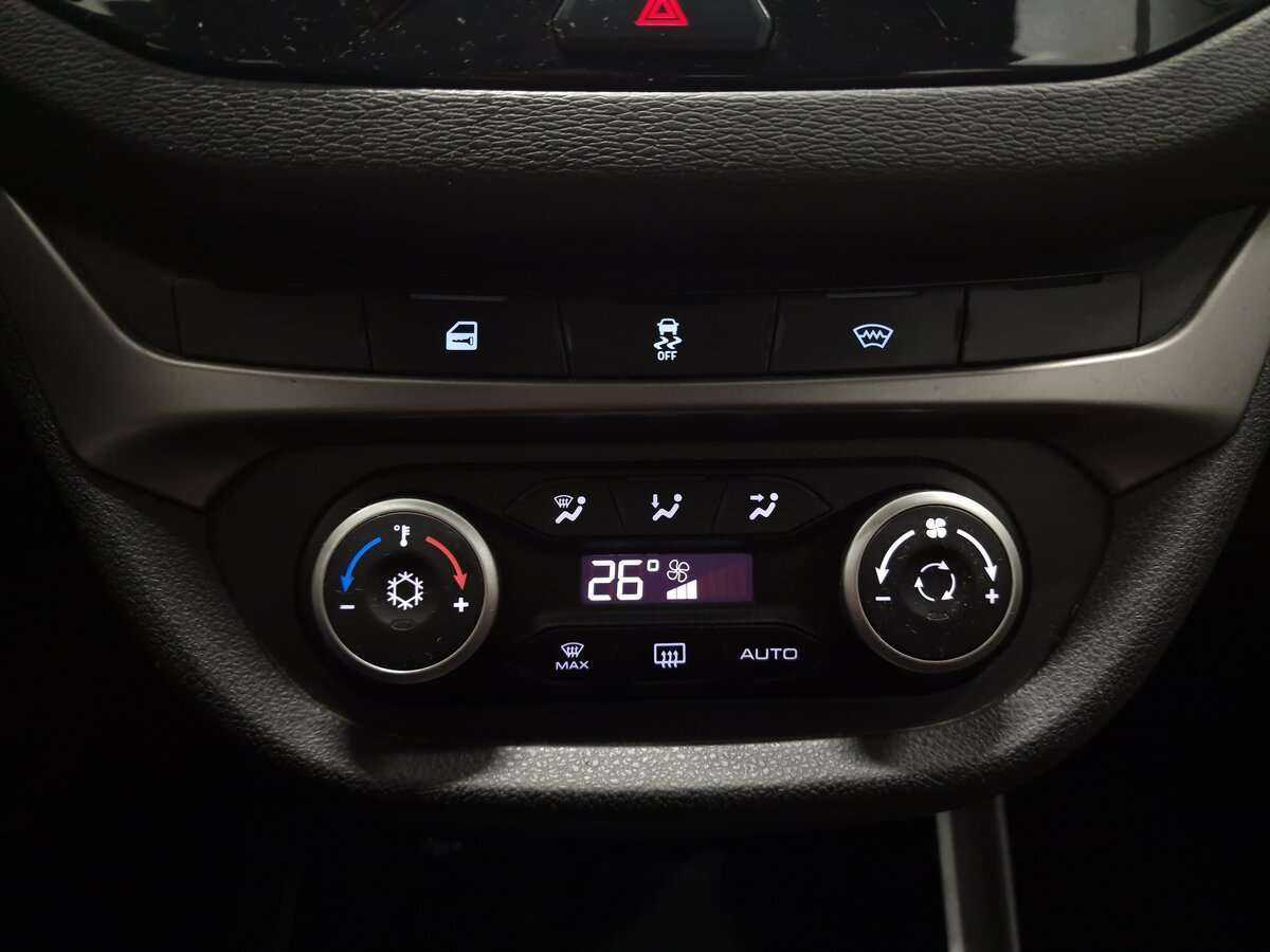 Lada (ВАЗ) Vesta, 2018 - Фото №6