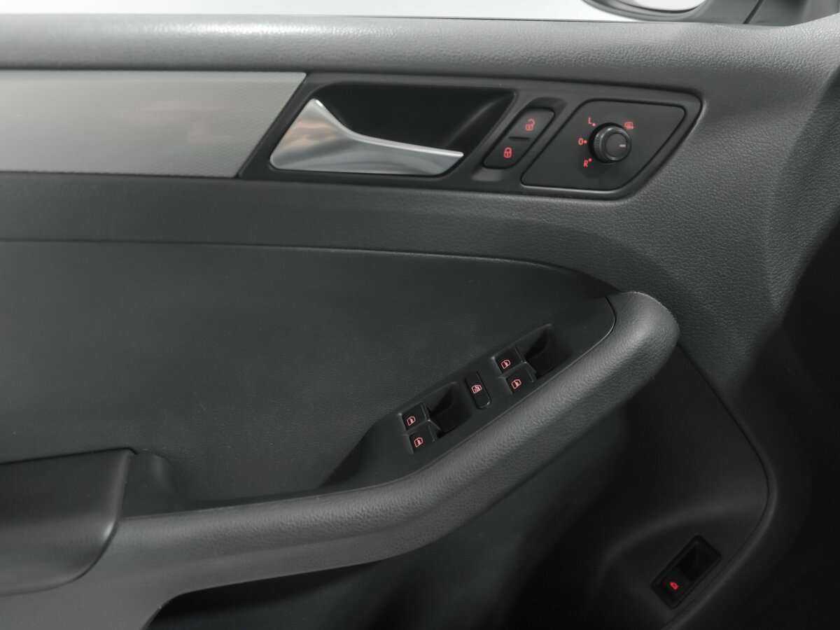 Volkswagen Jetta, 2016 - Фото №8