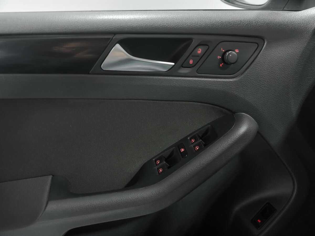 Volkswagen Jetta, 2012 - Фото №10