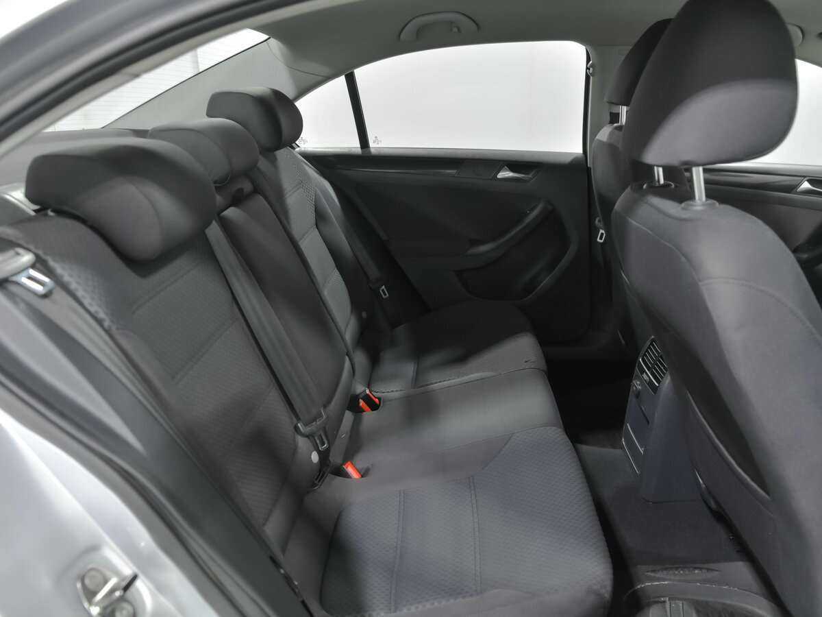 Volkswagen Jetta, 2012 - Фото №11