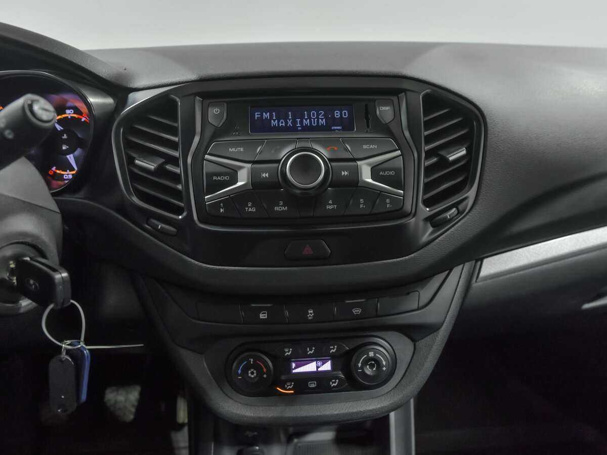 Lada (ВАЗ) Vesta SW, 2020 - Фото №8