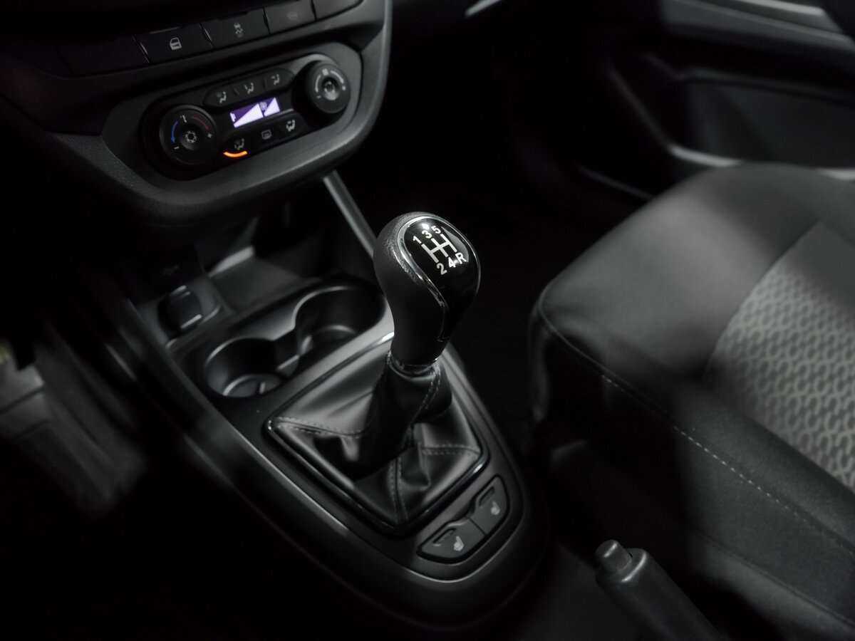 Lada (ВАЗ) Vesta SW, 2020 - Фото №9