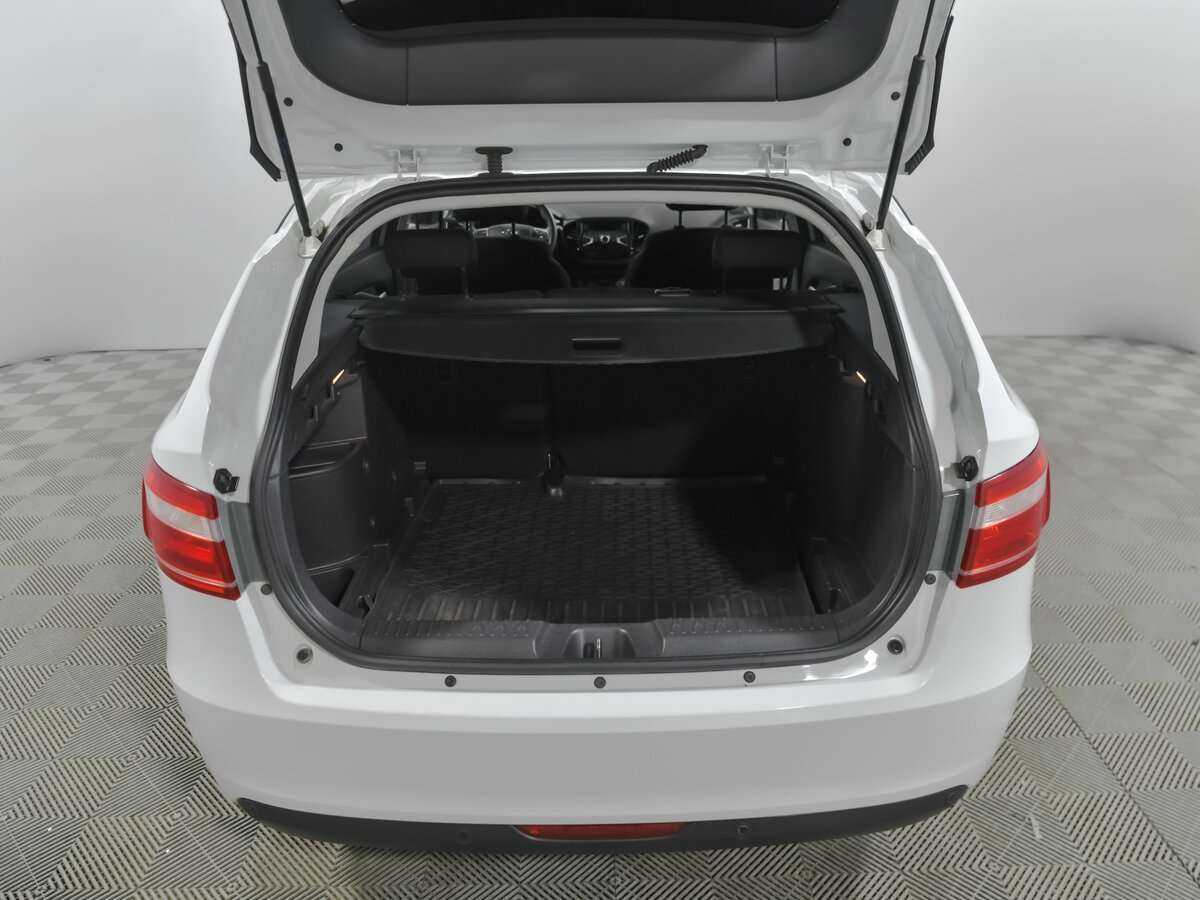 Lada (ВАЗ) Vesta SW, 2020 - Фото №13