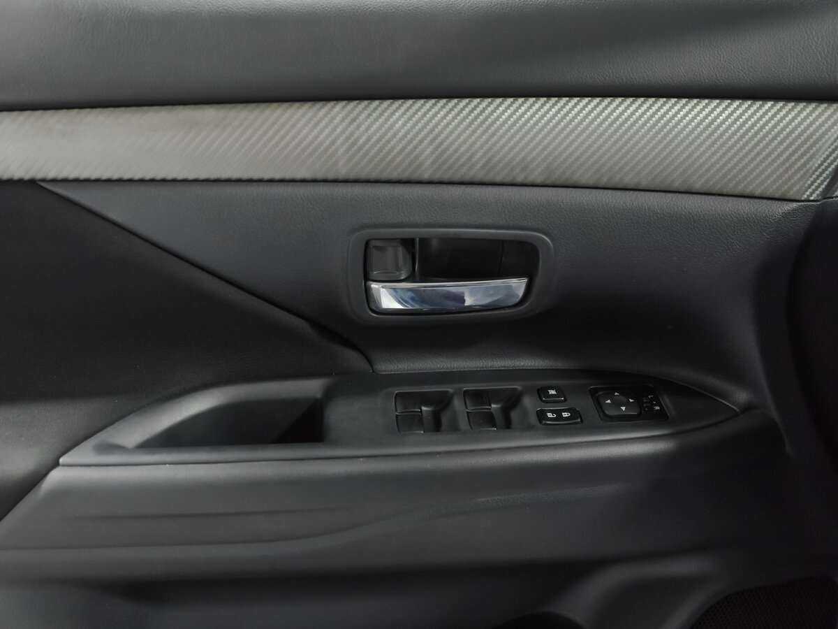 Mitsubishi Outlander, 2013 - Фото №11