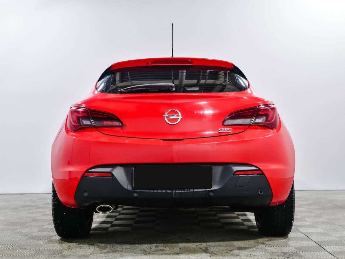 Opel Astra GTC, 2013 - Фото №2