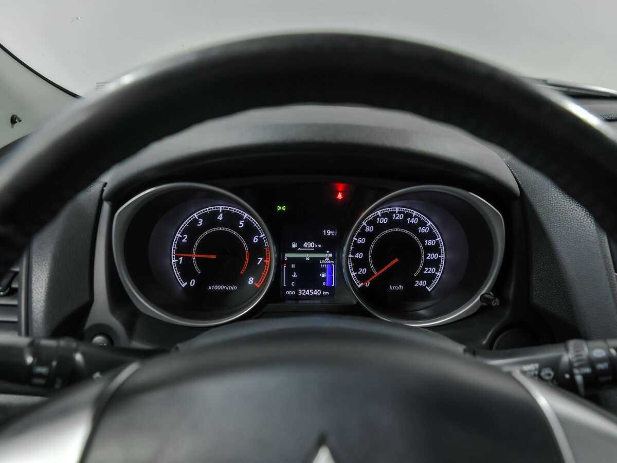 Mitsubishi ASX, 2012 - Фото №6