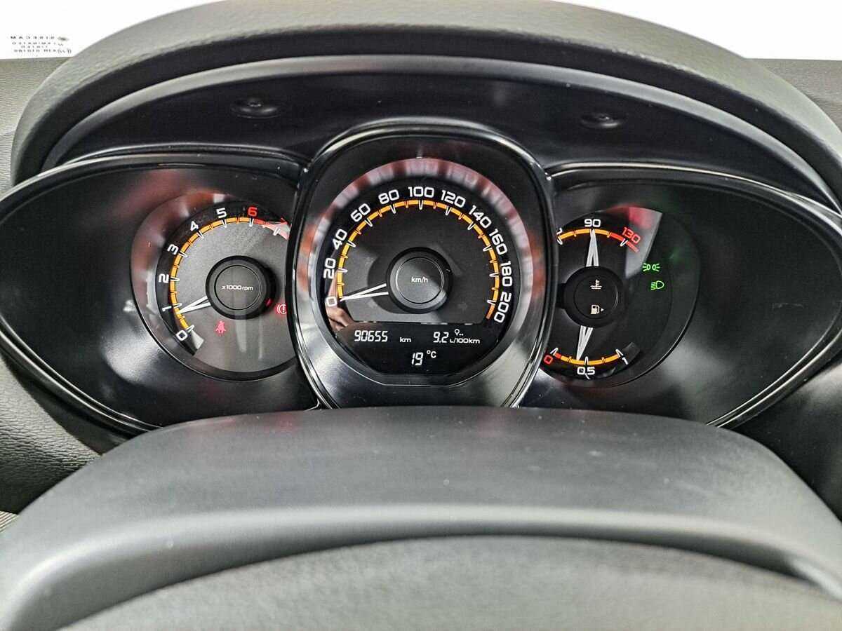 Lada (ВАЗ) Vesta SW, 2019 - Фото №10