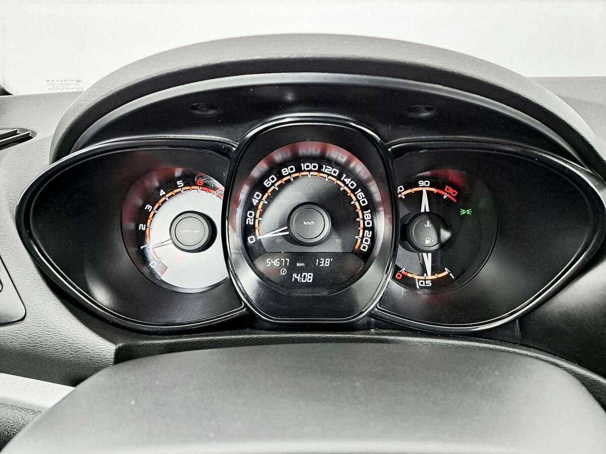 Lada (ВАЗ) Vesta SW, 2019 - Фото №12