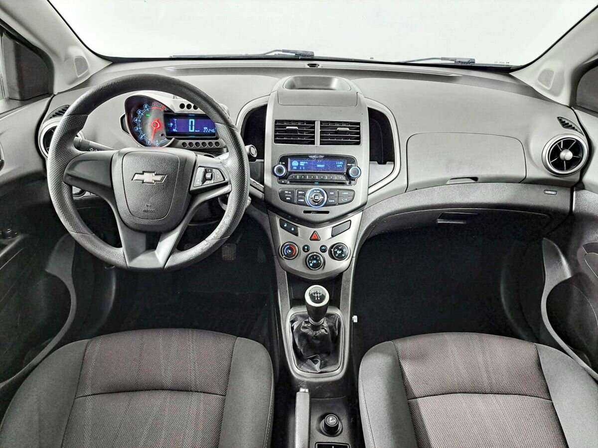 Chevrolet Aveo, 2012 - Фото №11